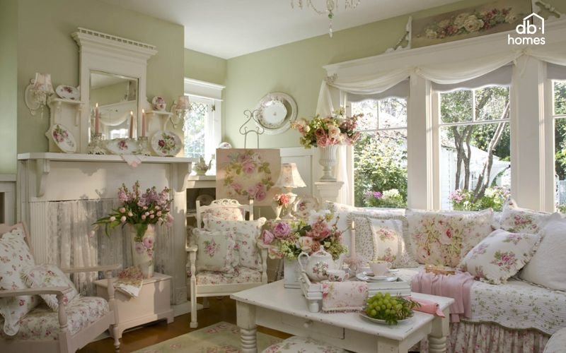 Phong cách nội thất Shabby Chic tạo không gian nhẹ nhàng, lãng mạn với tông màu pastel, nội thất cũ kỹ và họa tiết hoa nhí, mang lại cảm giác ấm áp và nữ tính