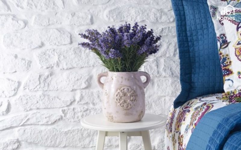 Hoa oải hương giúp giảm căng thẳng, cải thiện tâm trạng và hỗ trợ giấc ngủ với hương thơm nhẹ nhàng