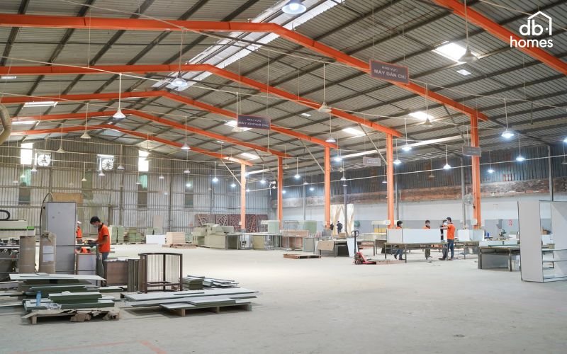Xưởng sản xuất rộng đến 5000m2 giúp đảm bảo hoàn thiện từng chi tiết nội thất trong phòng ngủ của bạn