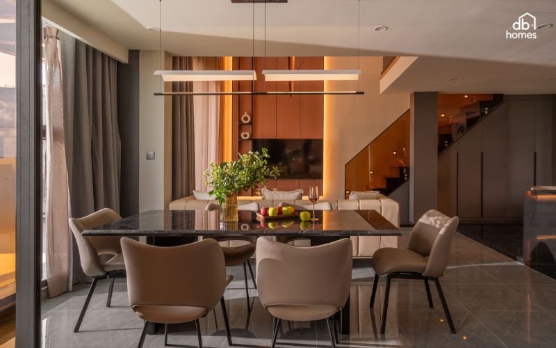 Bàn ghế nên được bố trí gọn gàng, tạo sự thông thoáng và dễ di chuyển